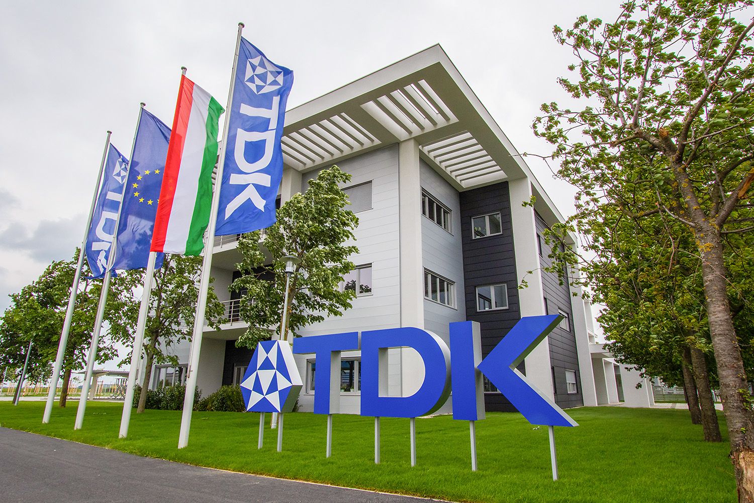 TDK Electronics in Hungary | TDK Electronics - TDK Europe