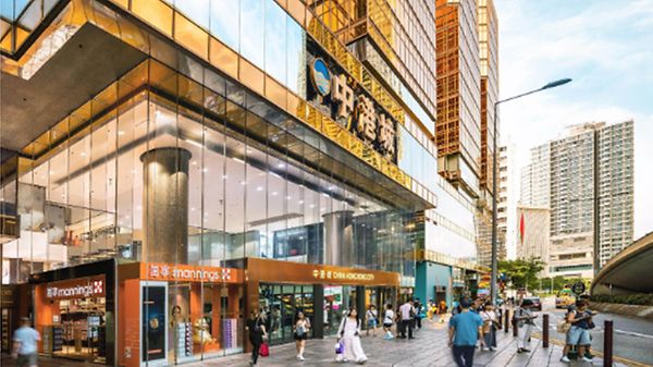 Shafqatsiz va koz yoshlarga olib keladigan anal porno